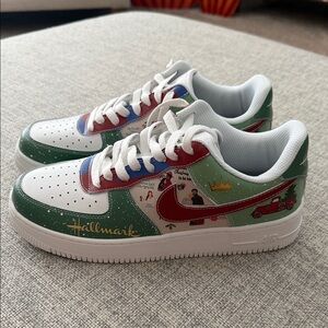 NWOT, Hallmark Christmas Sneakers, Size 42